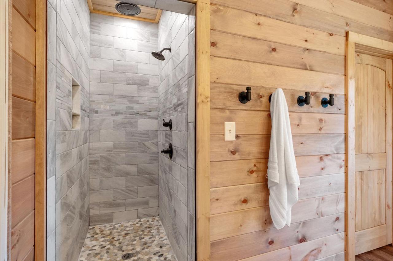 New / 3 King Suites / Sleeps12 / View / 5 Mi To Pf / Hot Tub Sevierville Extérieur photo